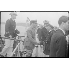 ImagesDéfense Réception par l'amiral Lemonnier à bord du croiseur