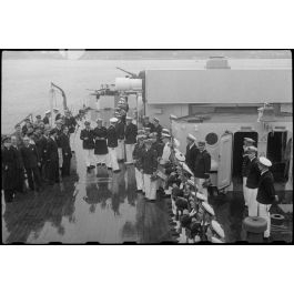 ImagesDéfense Réception par l'amiral Lemonnier à bord du croiseur