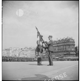 ImagesDéfense - Le Général De Corps D'armée Eugène Bridoux Remet L ...