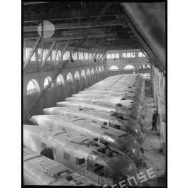 ImagesDéfense Alignement de fuselages d'avions NC 701 Siebel