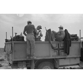 ImagesDéfense Des soldats de la 21e division blindée allemand (21