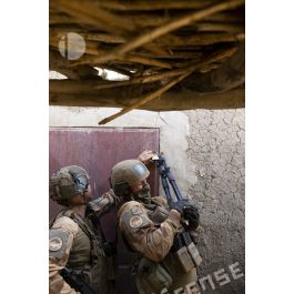 ImagesDéfense Des sapeurs du 4e régiment du génie (4e RG) forcent l