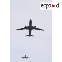 ImagesDéfense Défilé aérien d'un avion de transport A330 MRTT de l
