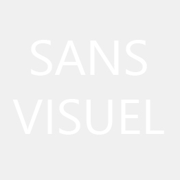 ImagesDéfense - La journaliste de la DICOD essaie la tenue lourde