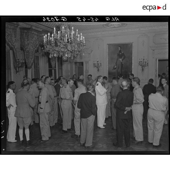 Vue d'ensemble de la réception donnée en l'honneur des chasseurs alpins du 19e corps d'armée (CA).