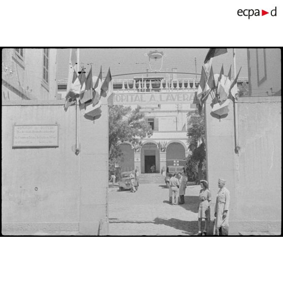 Plan moyen d'une entrée de l'hôpital militaire Lavéran.