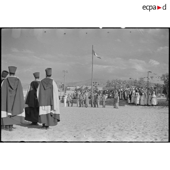 Plan d'ensemble de la cérémonie du baptême de la 3e promotion des élèves officiers indigènes (EOI).