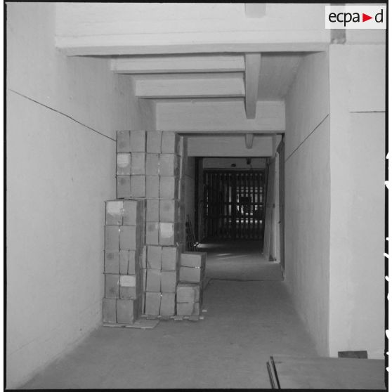 Couloir des services de l'intendance à Maison-Carrée.
