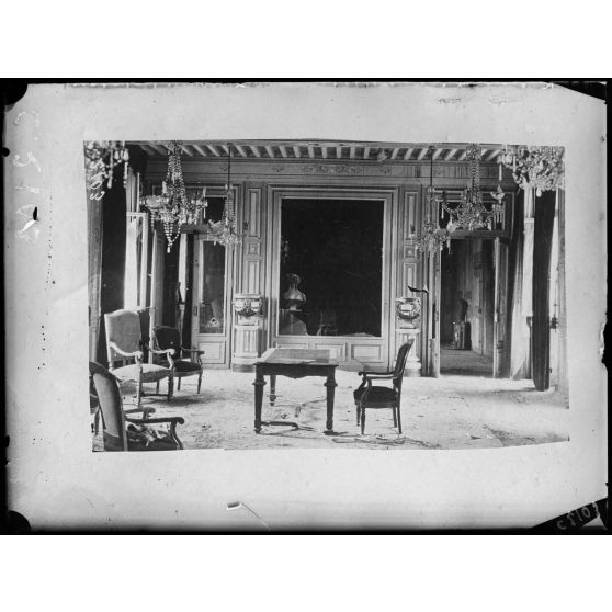 Hôtel de Ville de Verdun, la salle des mariages. [légende d'origine]