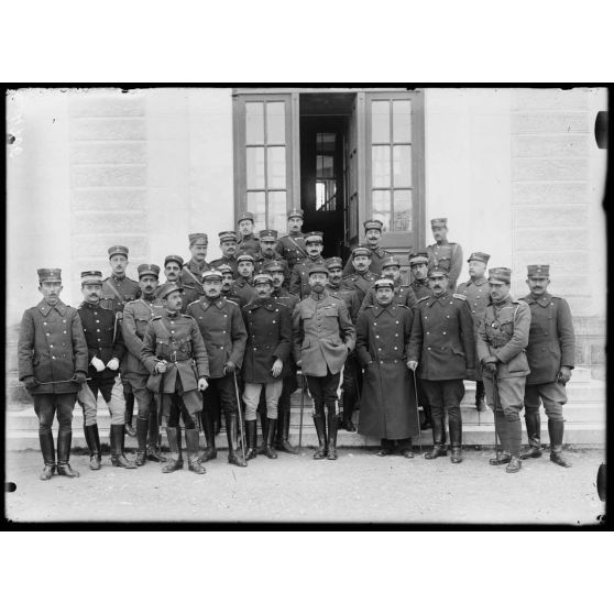 Athènes. Cours d'Etat-major de Cavalerie sous la direction du Lieutenant Colonel Verdet. [légende d'origine]