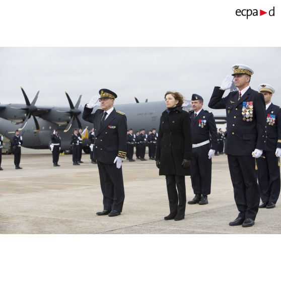 Cérémonie sur la base aérienne (BA) 123 pour l'arrivée de l'avion de transport C-130-J-30 à Orléans-Bricy.