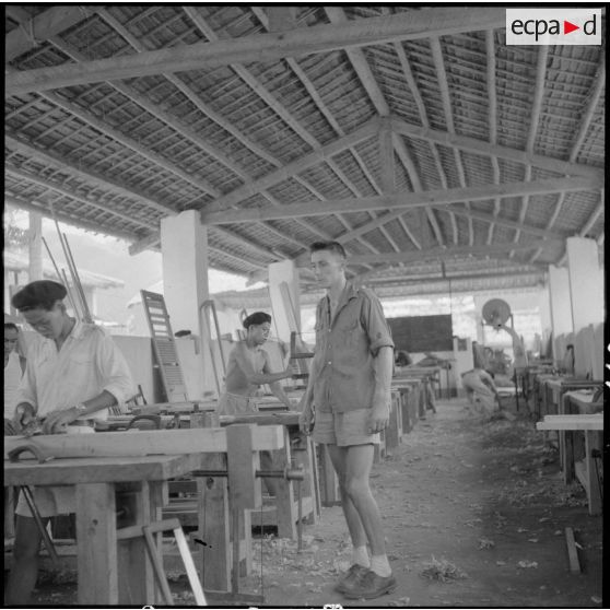 Atelier de menuiserie à l'école d'apprentissage de Lai Chau.