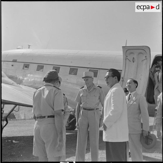 Arrivée à Na San de Sa Majesté Bao Daï, chef de l'Etat du Vietnam.