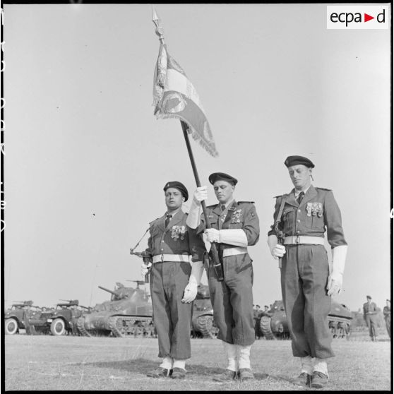 L'étendard du RBCEO et sa garde.