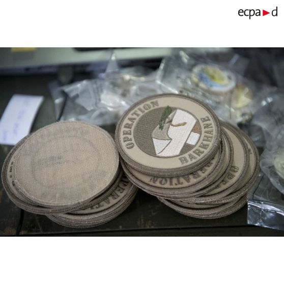 Vue des rondaches de l'opération Barkhane distribuée aux nouveaux arrivants sur le camp de Kosseï à N'Djamena, au Tchad.