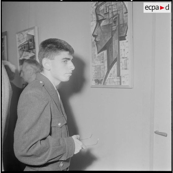 Exposition de peinture abstraite. [Description en cours]