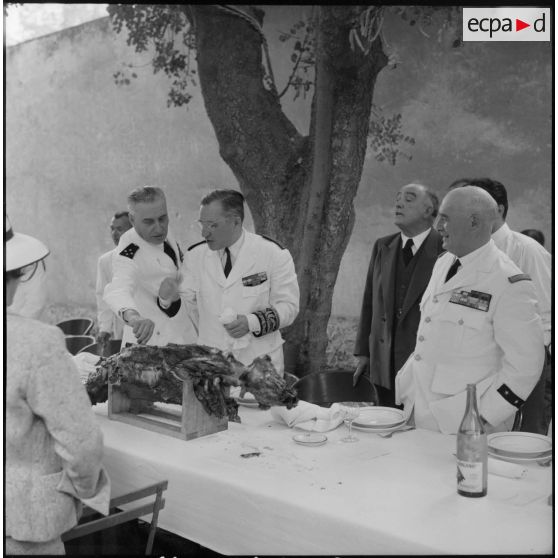 Méchoui à l'occasion de la journée des anciens combattants à Orléansville.