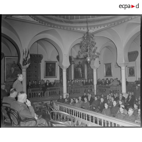 Plan d'ensemble de la réunion des officiers de réserve à Blida.