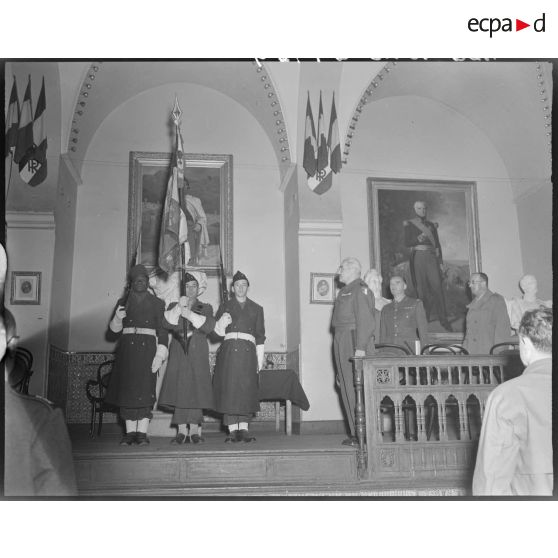Séance du cycle des conférences de la réunion des officiers de réserve à Blida.