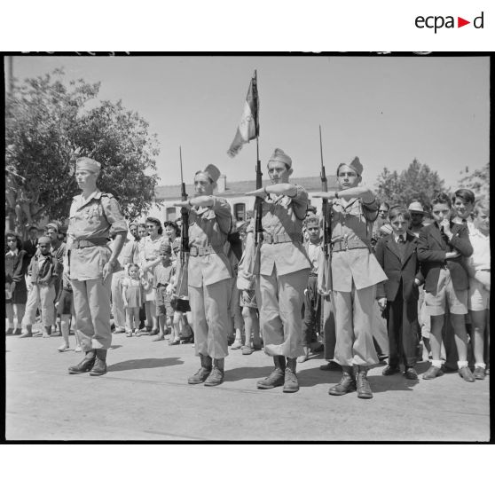 Garde au drapeau du 1e bataillon de choc (BC).