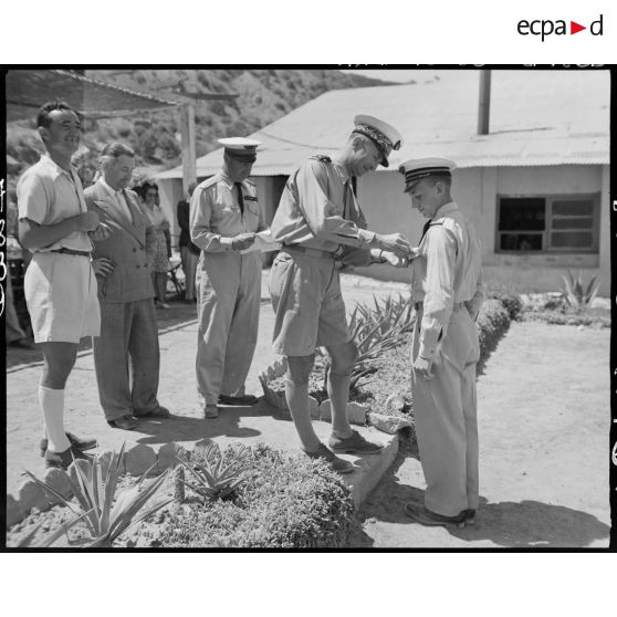 Remise de décoration.