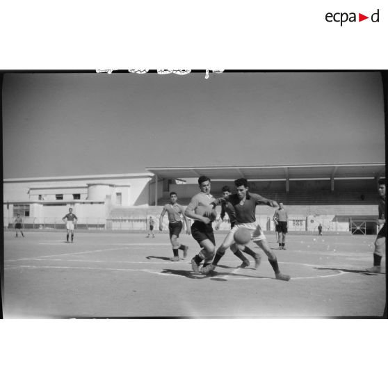 Finale de football militaire au stade municipal d'Alger.