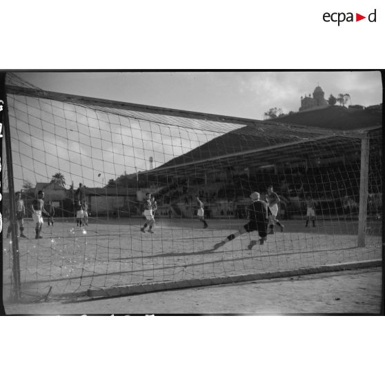 Finale de football militaire au stade municipal d'Alger.
