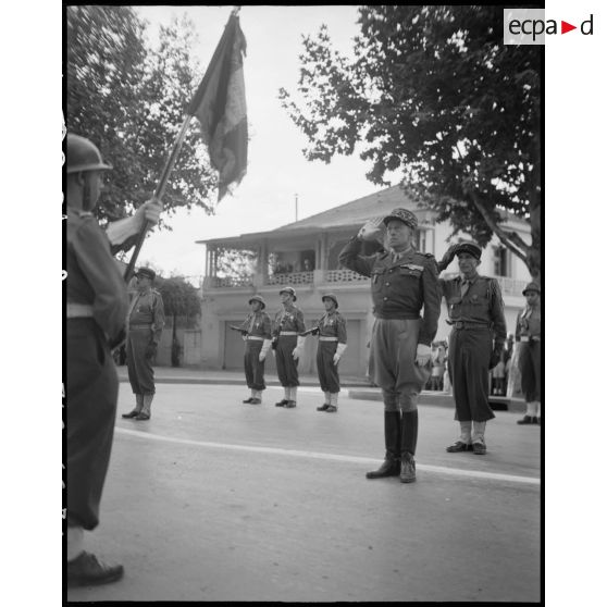 Cérémonie militaire : prise d'armes à Blida.
