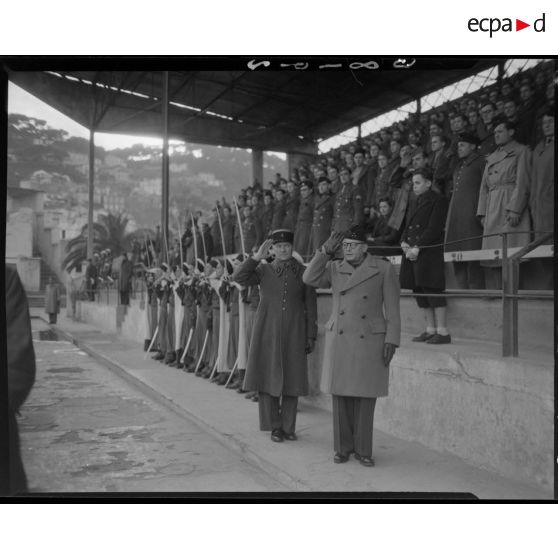 Une autorité militaire salue la division territoriale d'Alger (DTA).