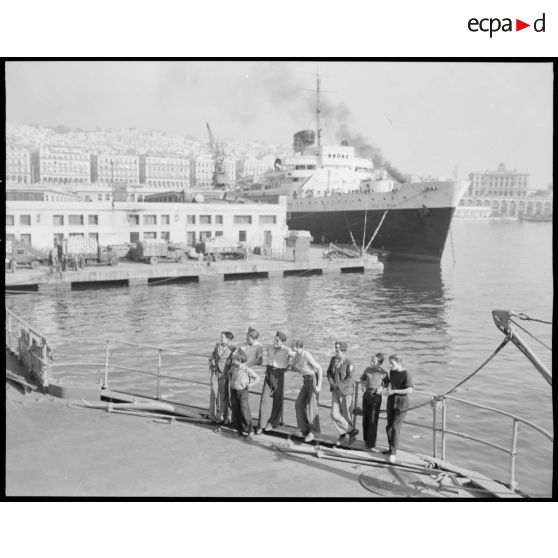 Départ d'Alger des Stéphanois à bord du cuirassé Lorraine.