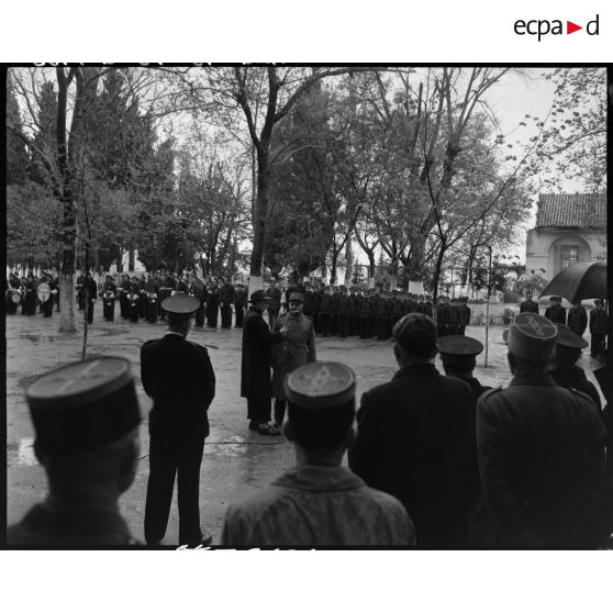 Le général de corps d'armée Henry Martin prononce un discours lors de l'inauguration de l'Ecole militaire préparatoire nord-africaine (EMPNA) de Miliana.