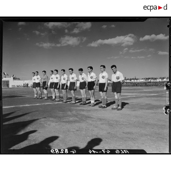 Plan d'ensemble d'une équipe de football.