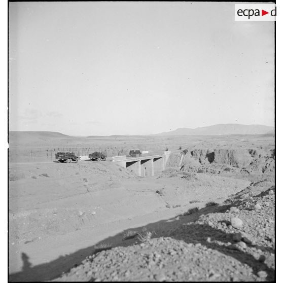 Convoi mortuaire accompagnant le cercueil du prince Aage de Danemark de Casablanca à Sidi-Bel-Abbès.