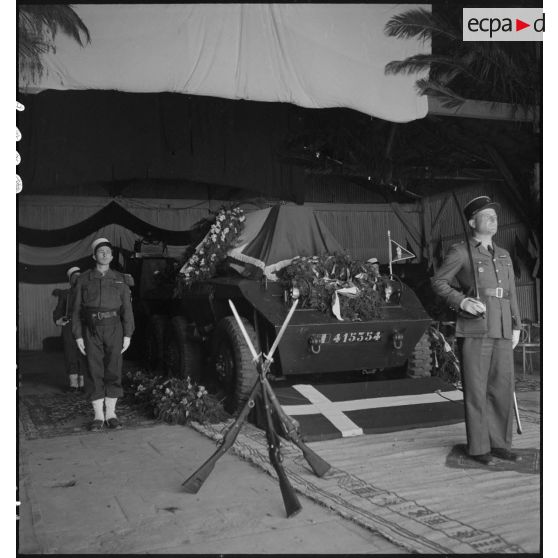 Cérémonie militaire donnée à l'occasion du transfert des cendres du prince Aage de Danemark.