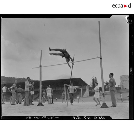 Epreuve de saut à la perche : entrainement.