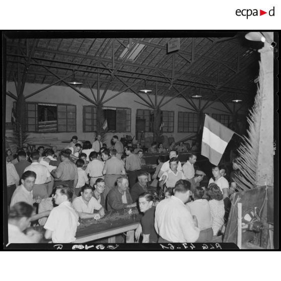 Plan d'ensemble de la salle de réception, donnée à l'occasion du départ du colonel Enjalbert.