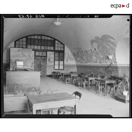 Plan d'ensemble d'une salle commune du foyer du soldat de la division d'infanterie motorisé (DIM).