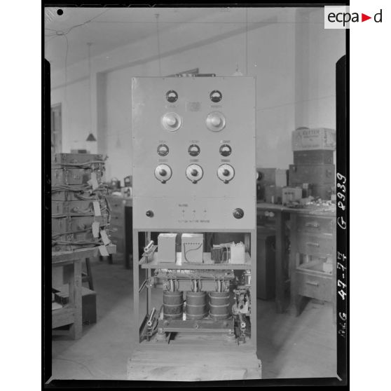 Photographie d'un poste émetteur.