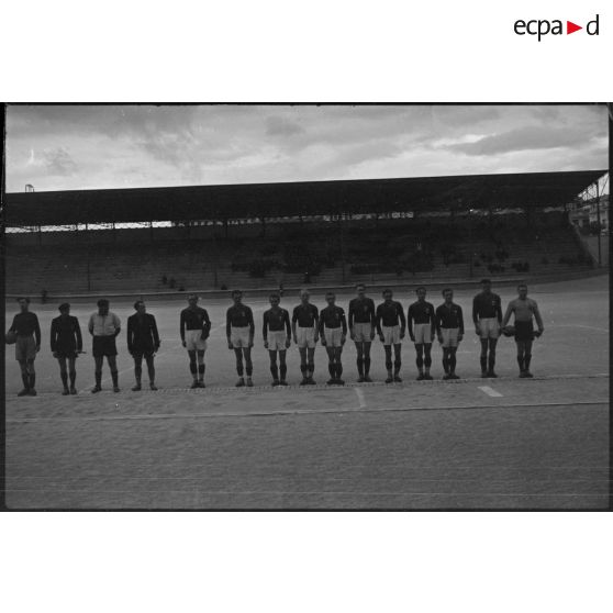 Plan d'ensemble d'une équipe de football.