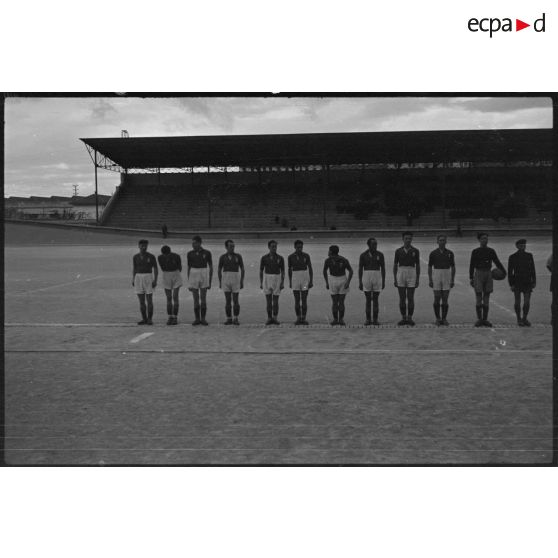 Plan d'ensemble d'une équipe de football.