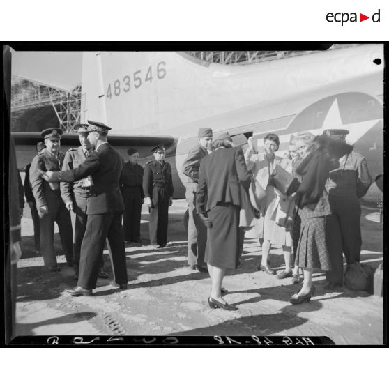 Visite du général Lemay commandant l'aviation américaine outre-mer, en Algérie.