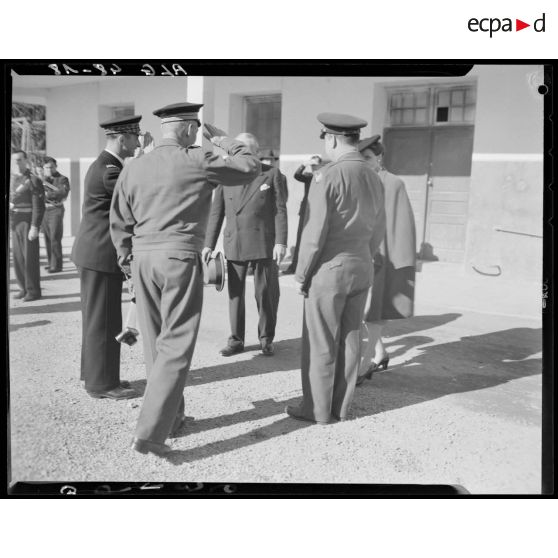 Visite du général Lemay commandant l'aviation américaine outre-mer, en Algérie.