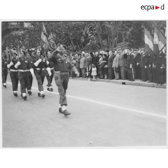Défilé lors de la visite du nouveau gouverneur général de l'Algérie, Marcel-Edmond Naegelen, à Alger.