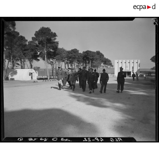 Visite du général Olleris au camp de Zeralda.