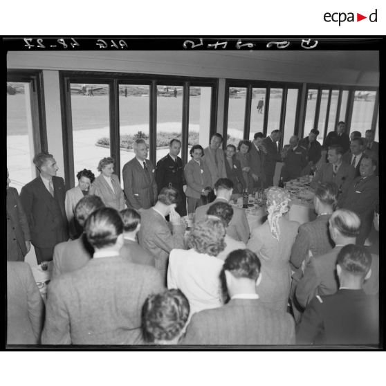 Nombreux invités au restaurant, à l'occasion de la croisière bleue à Boufarik.
