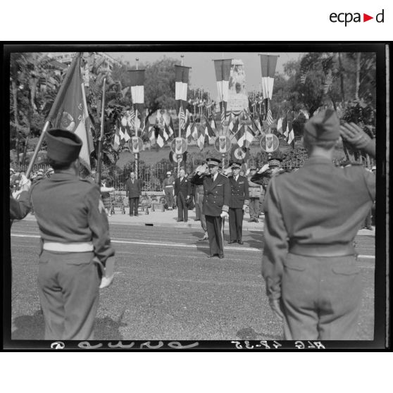 Cérémonie à l'occasion du départ des derniers corps américains.