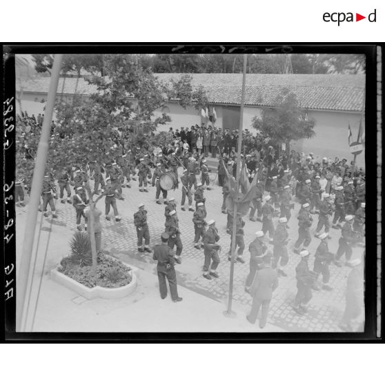 Défilé de la Légion étrangère lors de la cérémonie anniversaire de la bataille de Camerone, à la caserne Vienot de Sidi-Bel-Abbès.