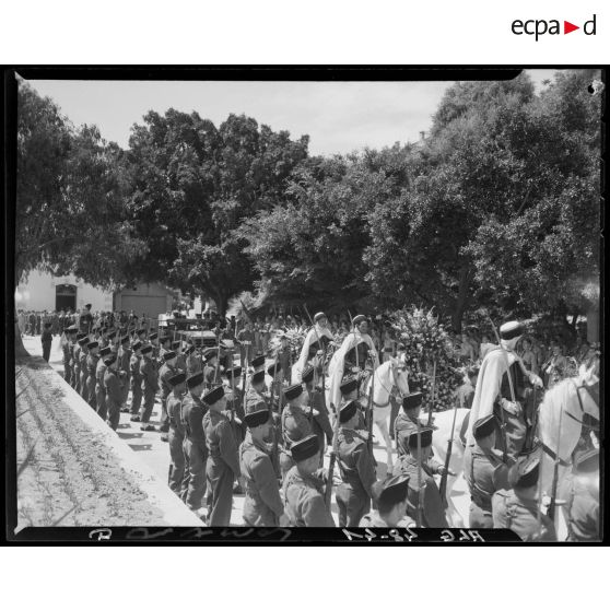 Cérémonie d'obsèques du général Bonvalot, directeur du Matériel de la 10e région militaire (RM).