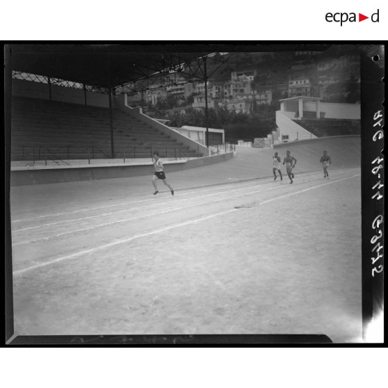 Les coureurs lors de la finale des championnats militaires d'athéltisme.