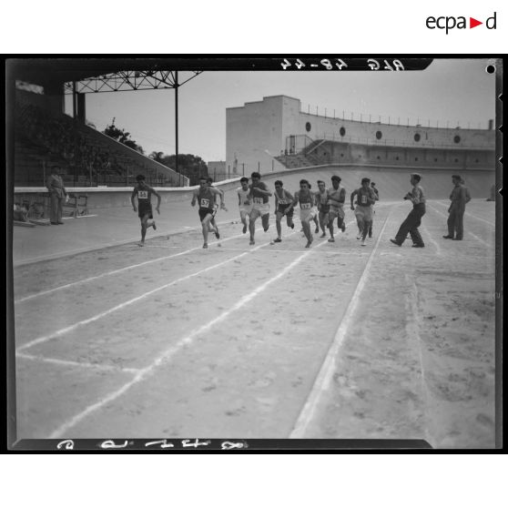 Les coureurs lors de la finale des championnats militaires d'athéltisme.